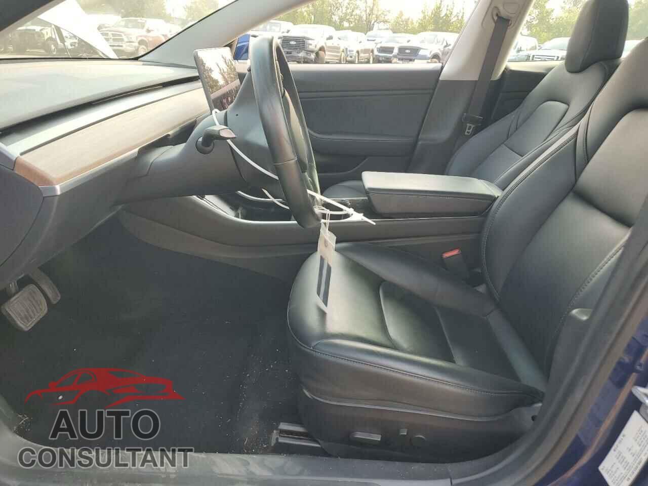 TESLA MODEL 3 2019 - 5YJ3E1EB3KF389977