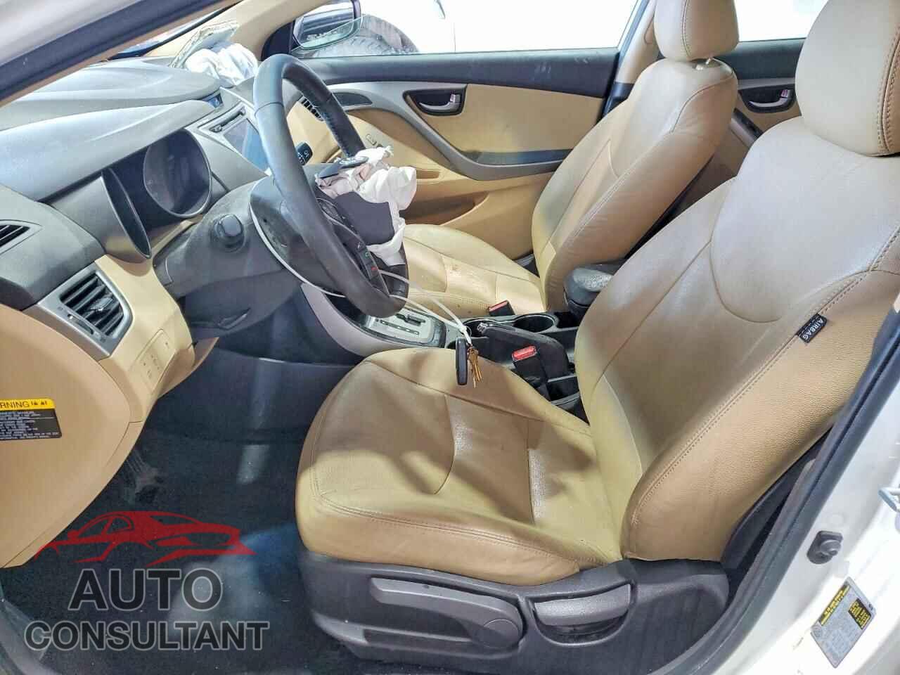 HYUNDAI ELANTRA 2012 - 5NPDH4AE5CH117138