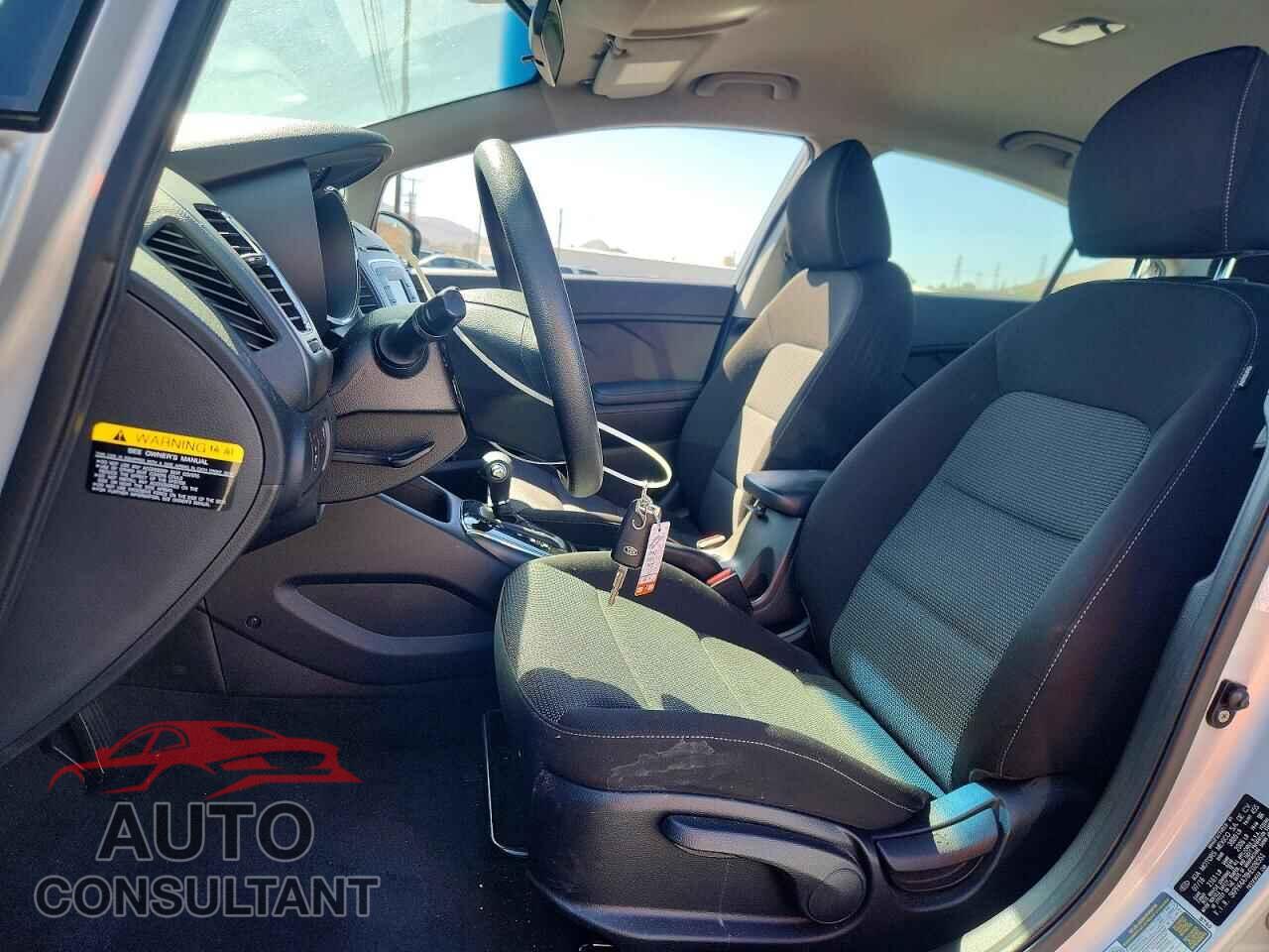 KIA FORTE 2017 - 3KPFK4A78HE026551