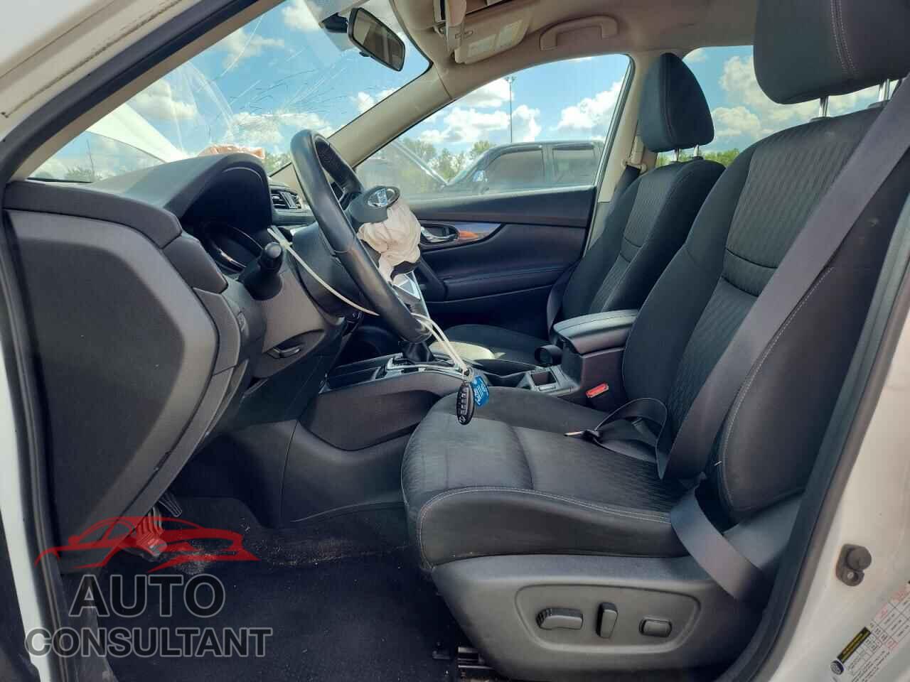 NISSAN ROGUE 2017 - KNMAT2MV3HP614539