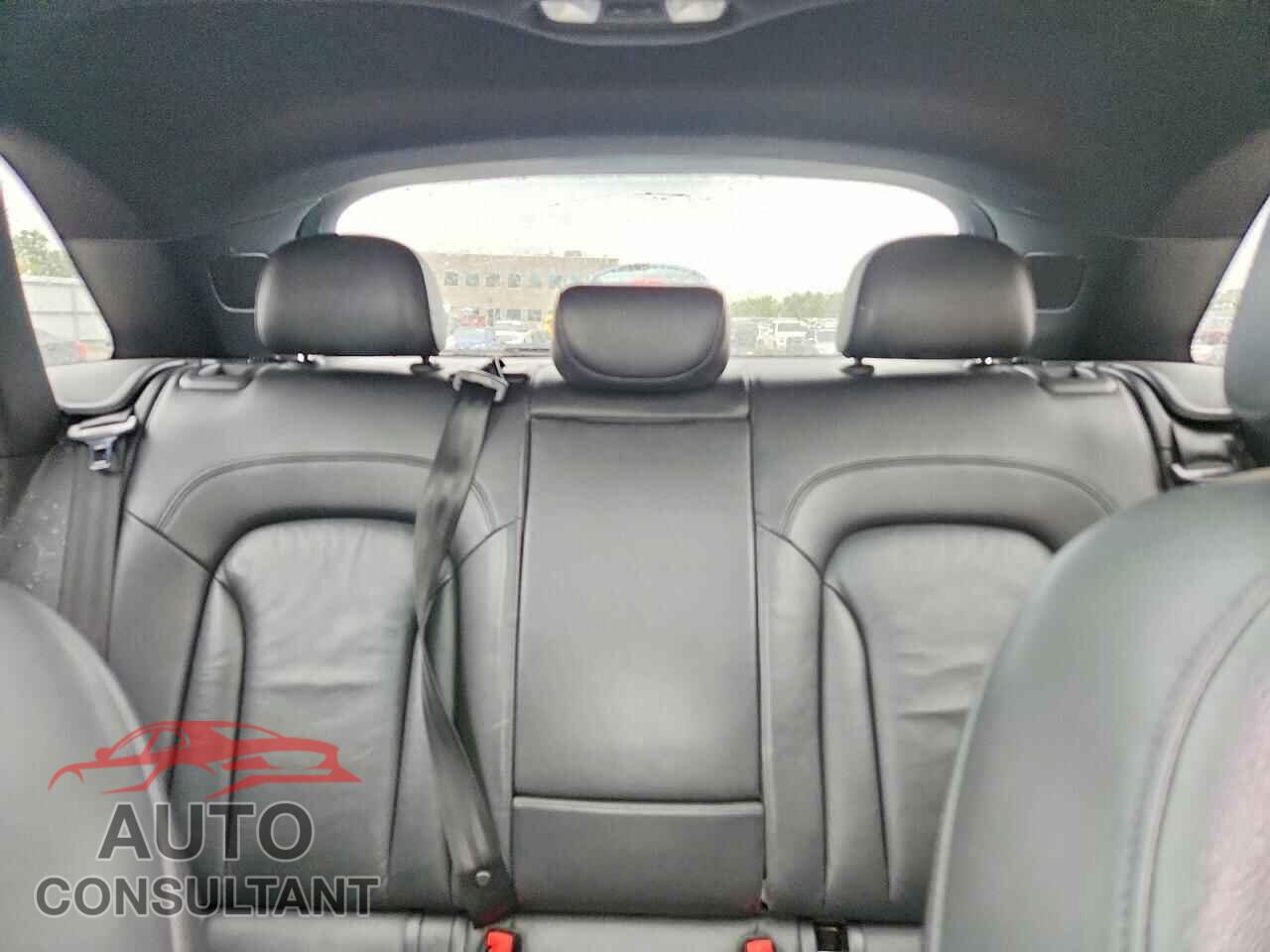 AUDI Q3 2017 - WA1ECCFS6HR016065