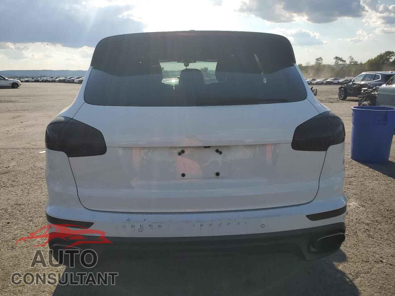 PORSCHE CAYENNE 2016 - WP1AA2A28GLA02499