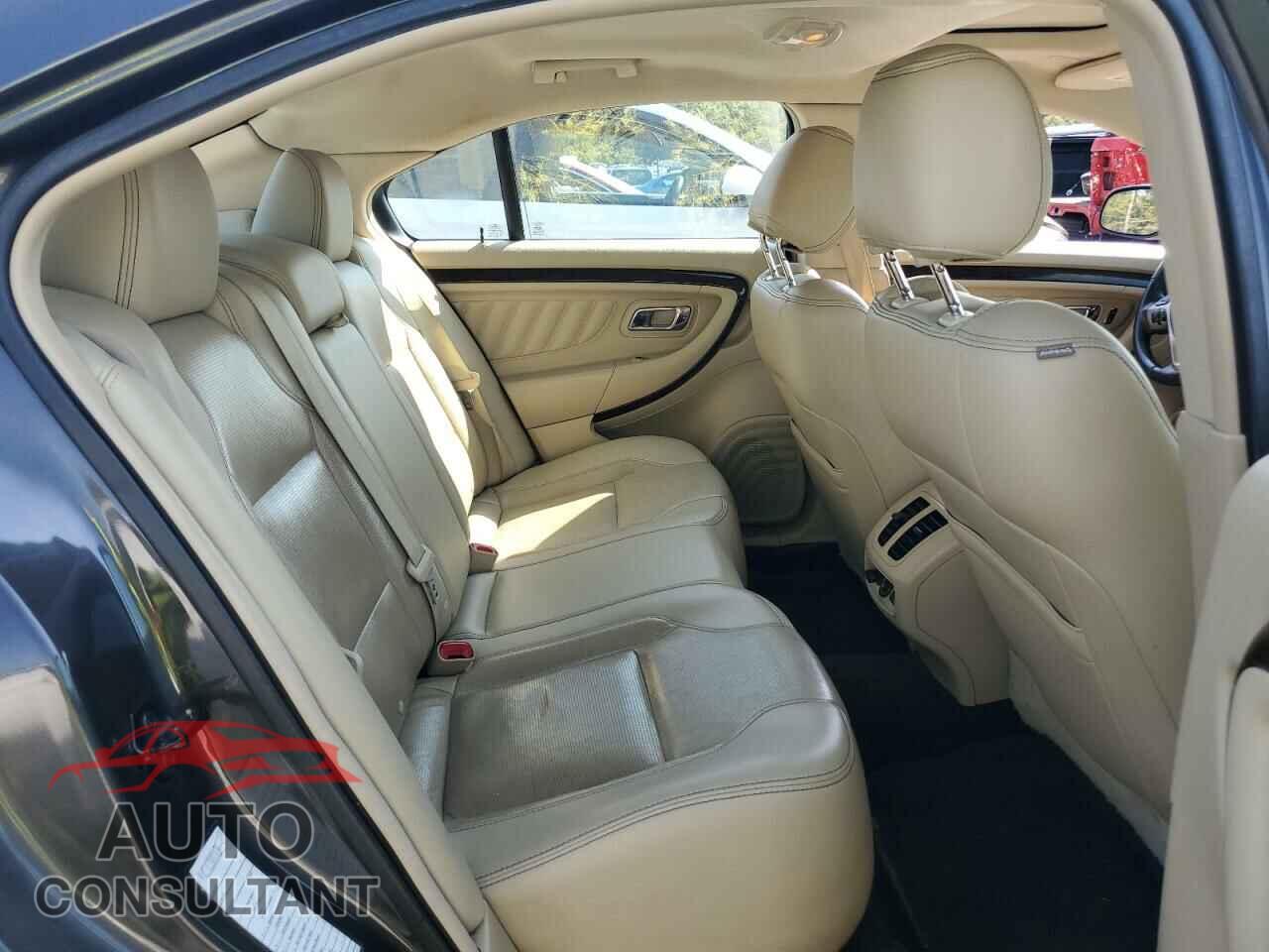 FORD TAURUS 2017 - 1FAHP2F84HG124093