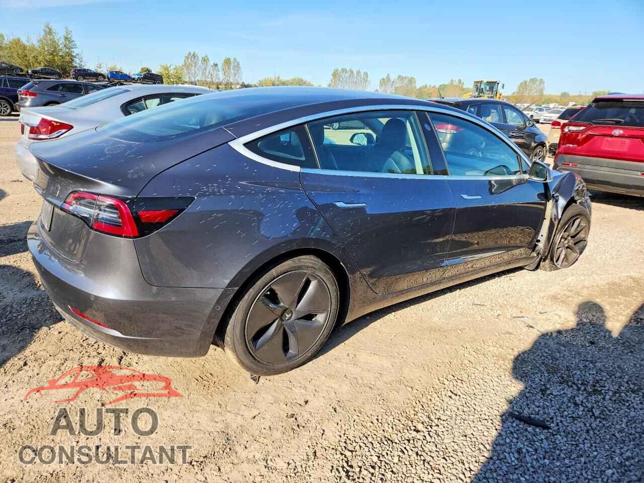 TESLA MODEL 3 2019 - 5YJ3E1EA7KF528872