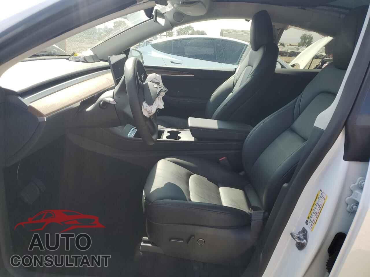 TESLA MODEL Y 2024 - 7SAYGDEE5RF066748