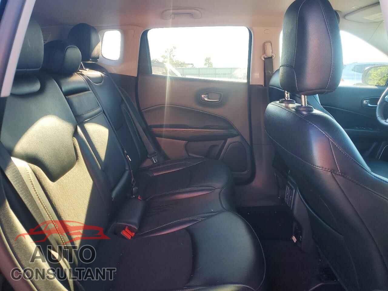 JEEP COMPASS 2019 - 3C4NJDBB7KT650331