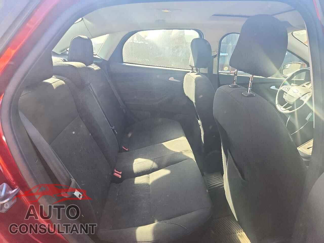 FORD FOCUS 2016 - 1FADP3F20GL377501