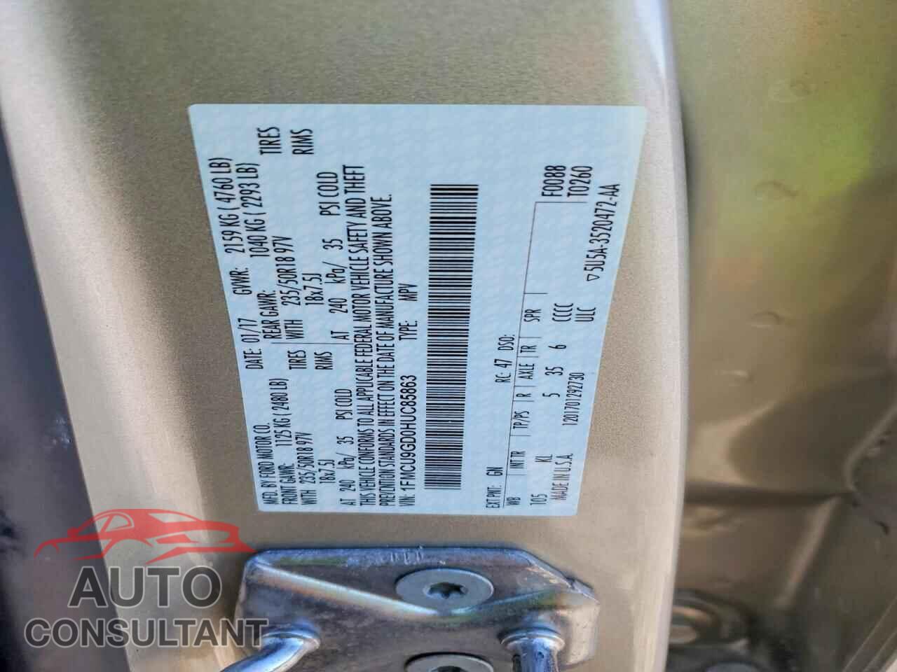 FORD ESCAPE 2017 - 1FMCU9GD0HUC85863
