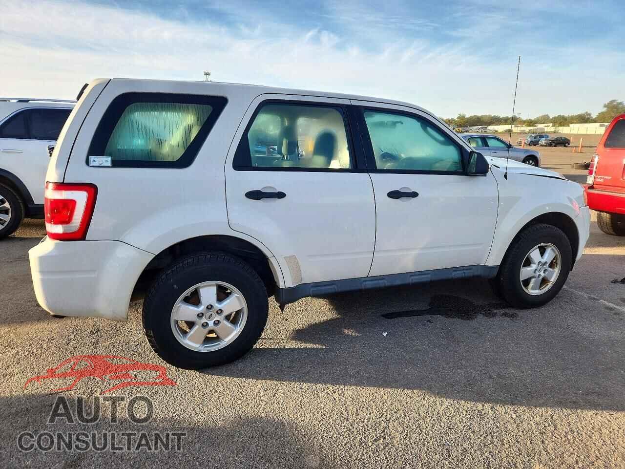 FORD ESCAPE 2011 - 1FMCU9C71BKB77173