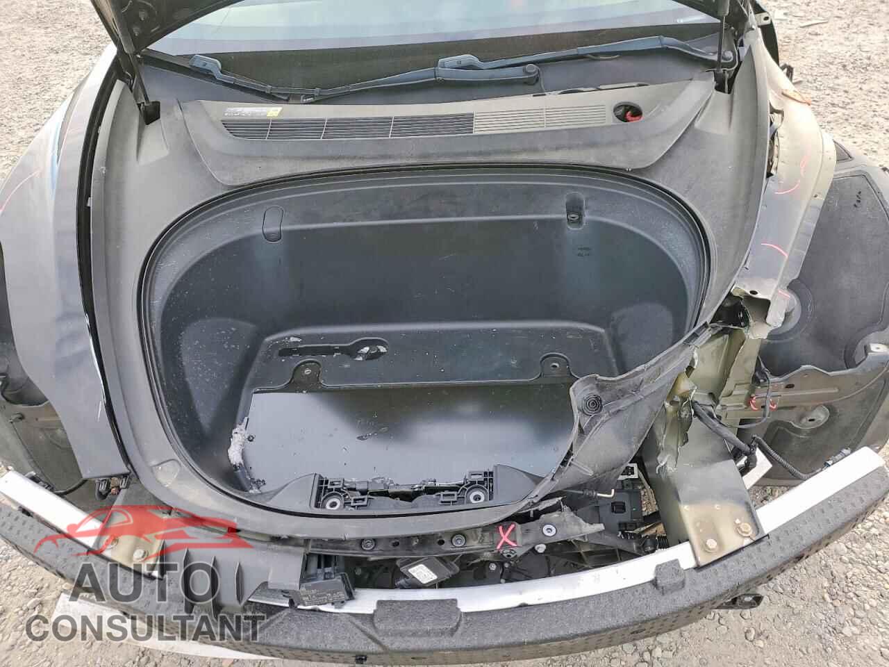 TESLA MODEL 3 2018 - 5YJ3E1EB9JF086555