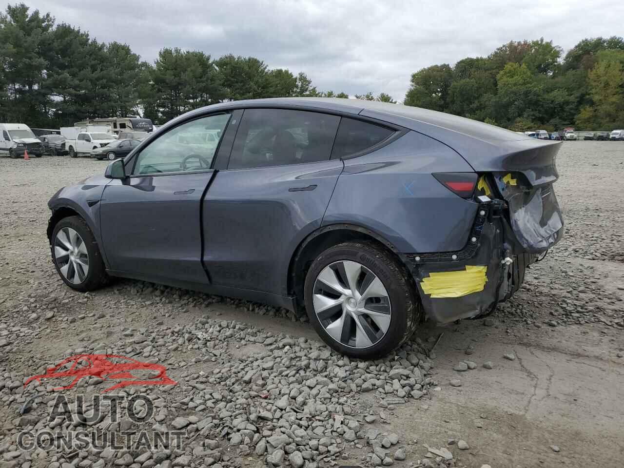 TESLA MODEL Y 2023 - 7SAYGDEE6PF683069