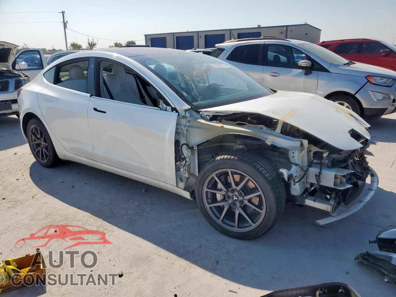 TESLA MODEL 3 2018 - 5YJ3E1EB8JF099961