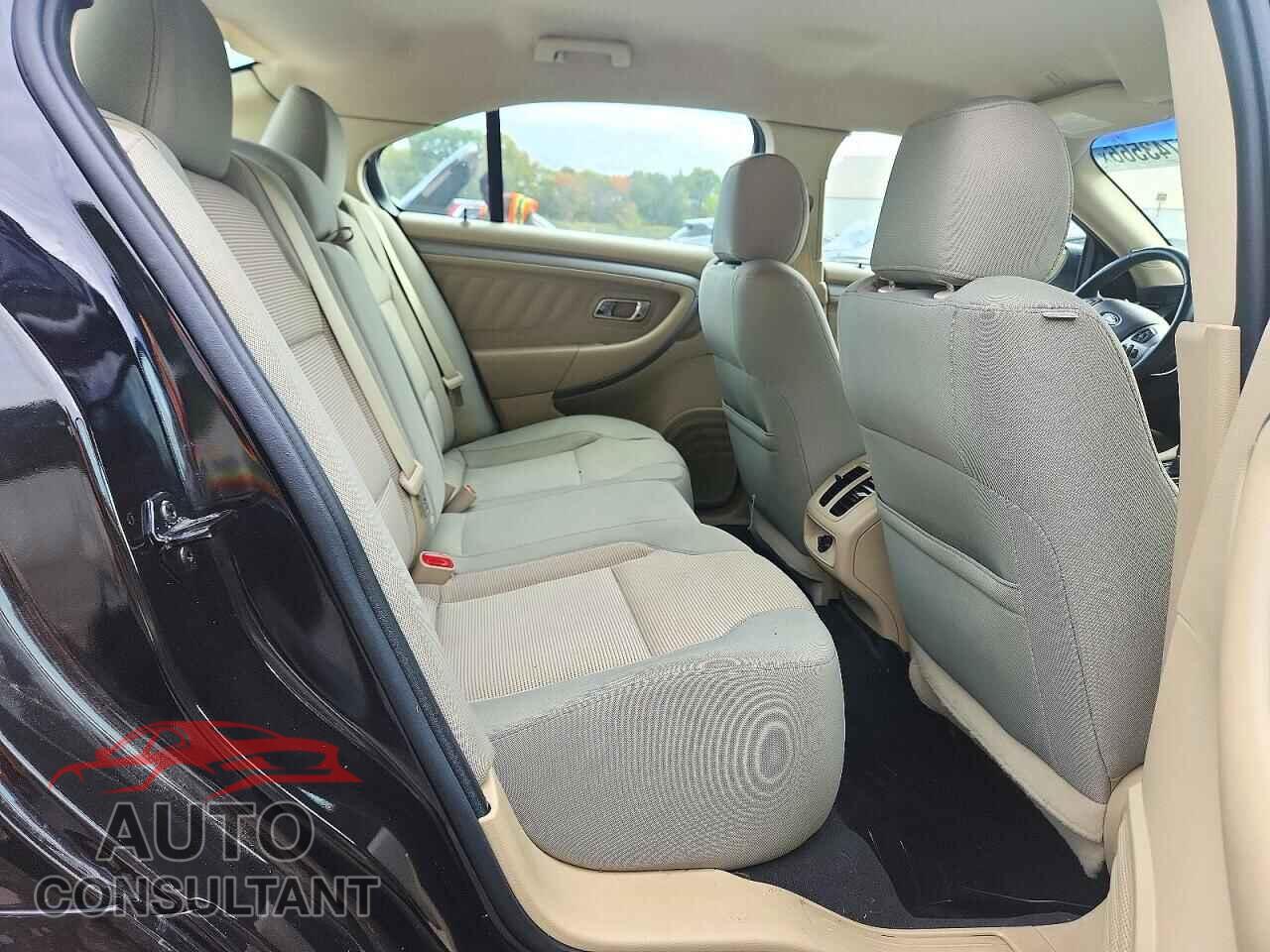 FORD TAURUS 2019 - 1FAHP2E89KG110859