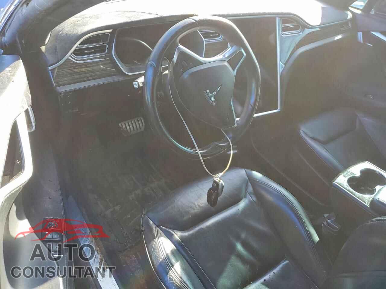 TESLA MODEL S 2015 - 5YJSA1H21FFP69876
