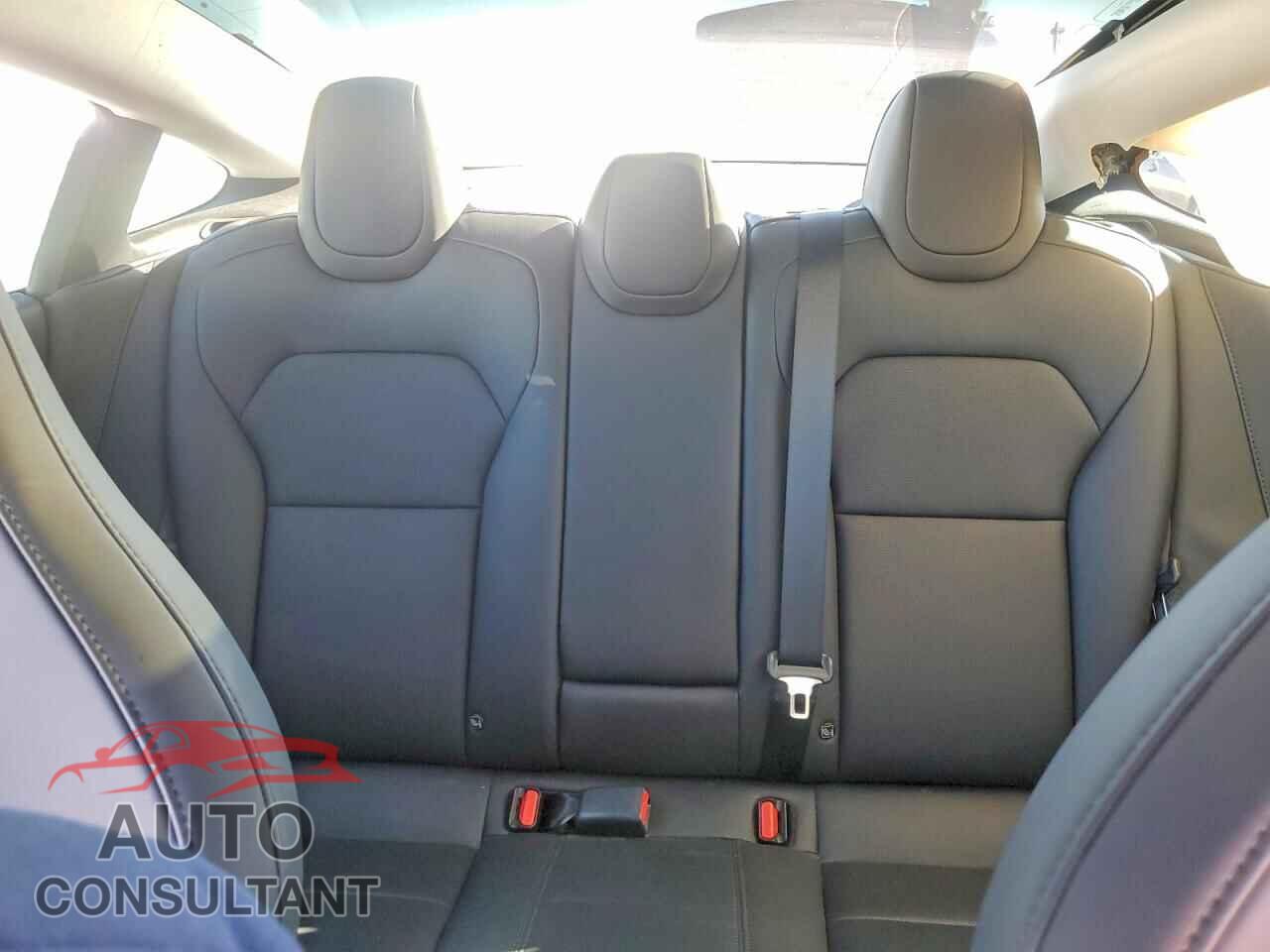 TESLA MODEL 3 2024 - 5YJ3E1ET9RF807817