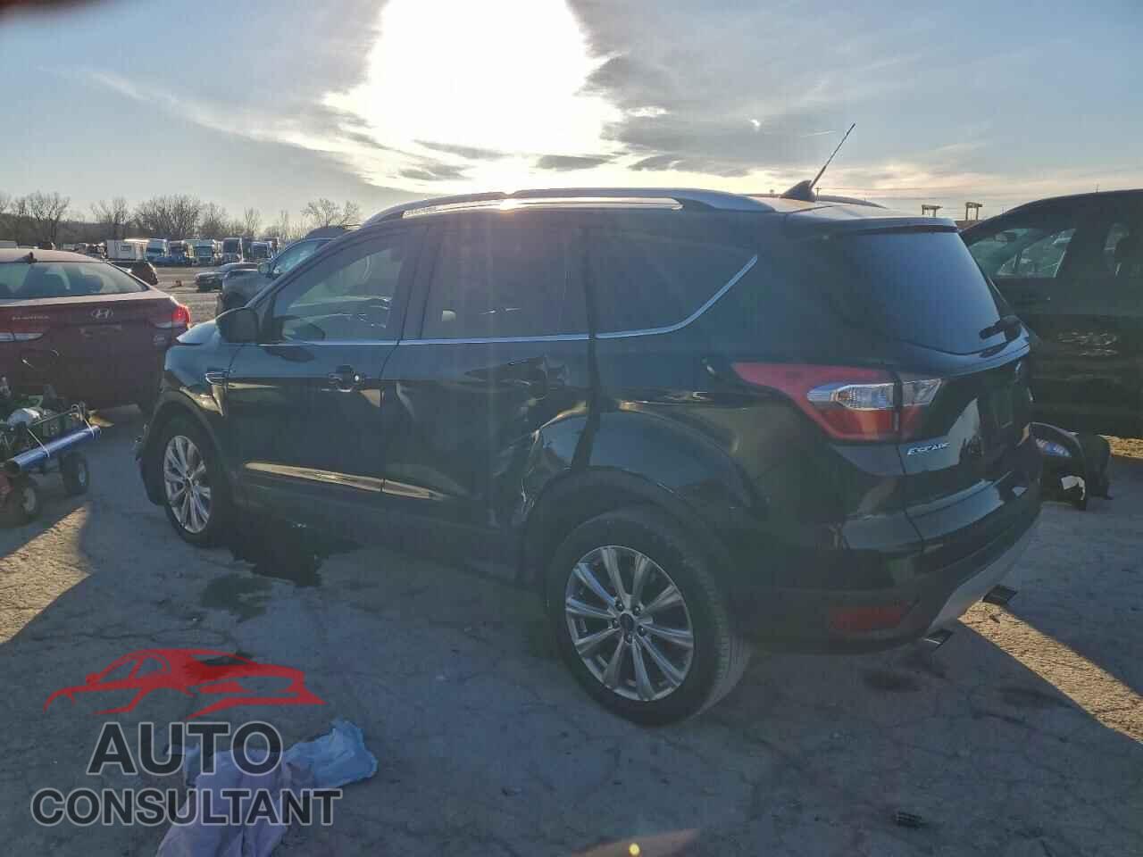 FORD ESCAPE 2018 - 1FMCU0J96JUC62500