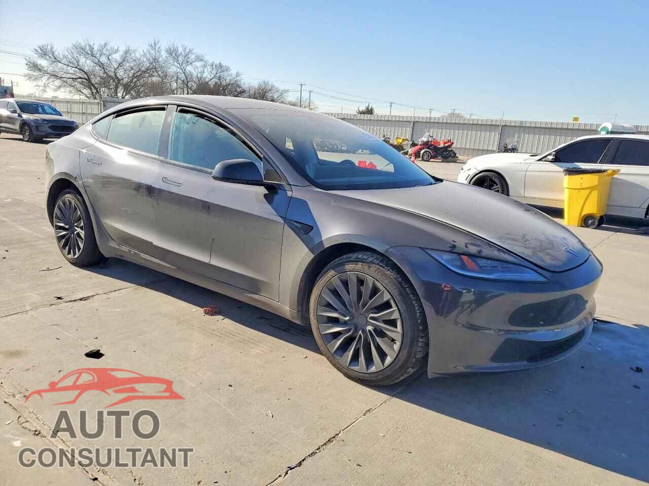 TESLA MODEL 3 2024 - 5YJ3E1EA9RF782352