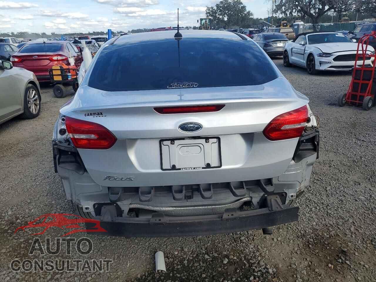 FORD FOCUS 2017 - 1FADP3E25HL256580