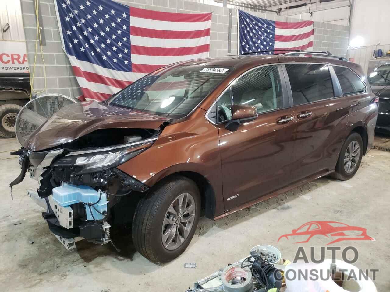 TOYOTA SIENNA 2021 - 5TDYSKFC0MS027650