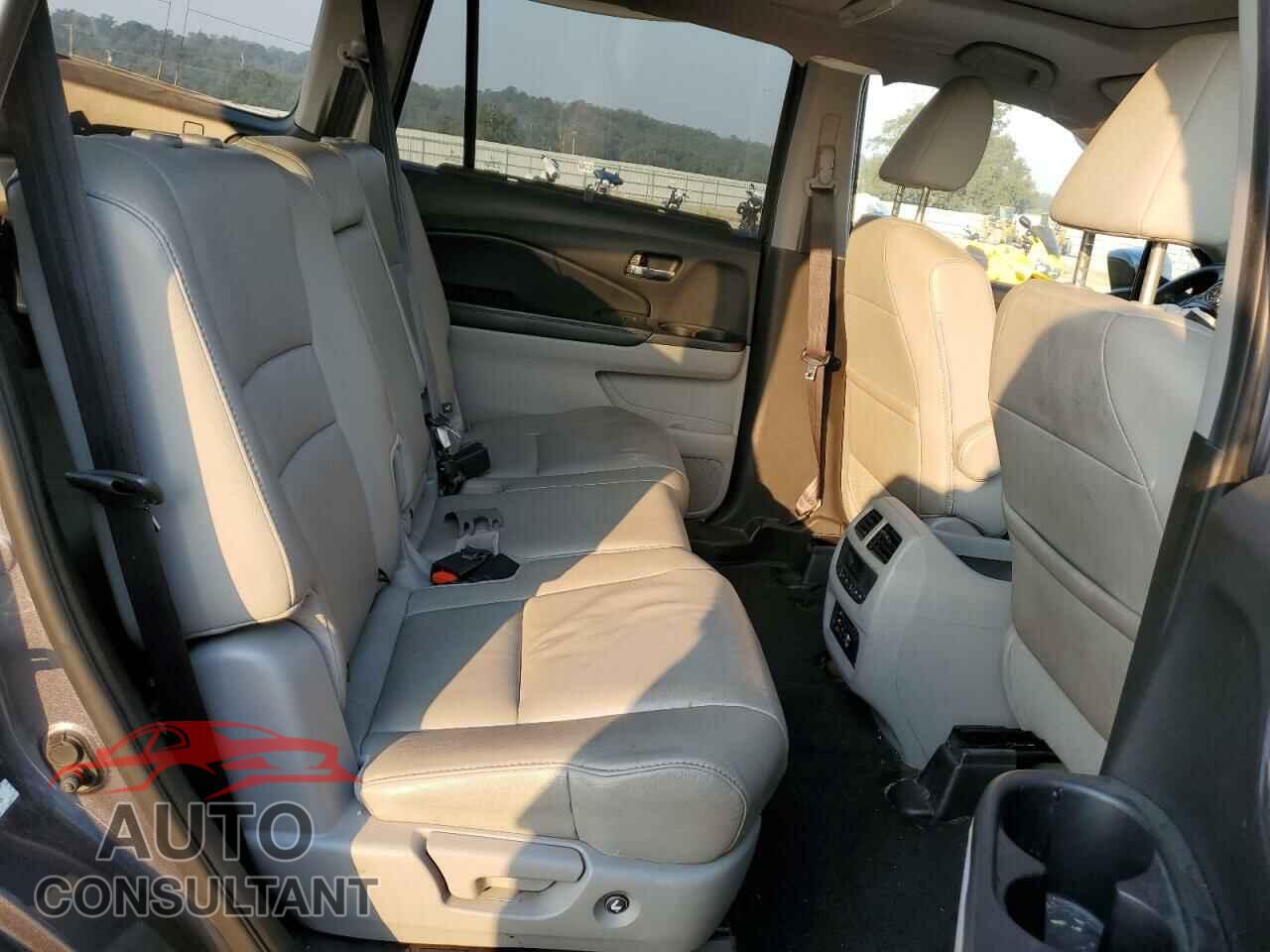 HONDA PILOT 2016 - 5FNYF6H98GB123726