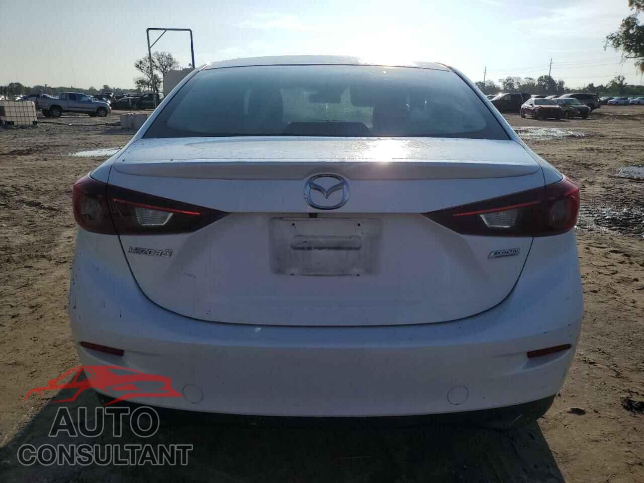MAZDA 3 2018 - 3MZBN1V30JM241877