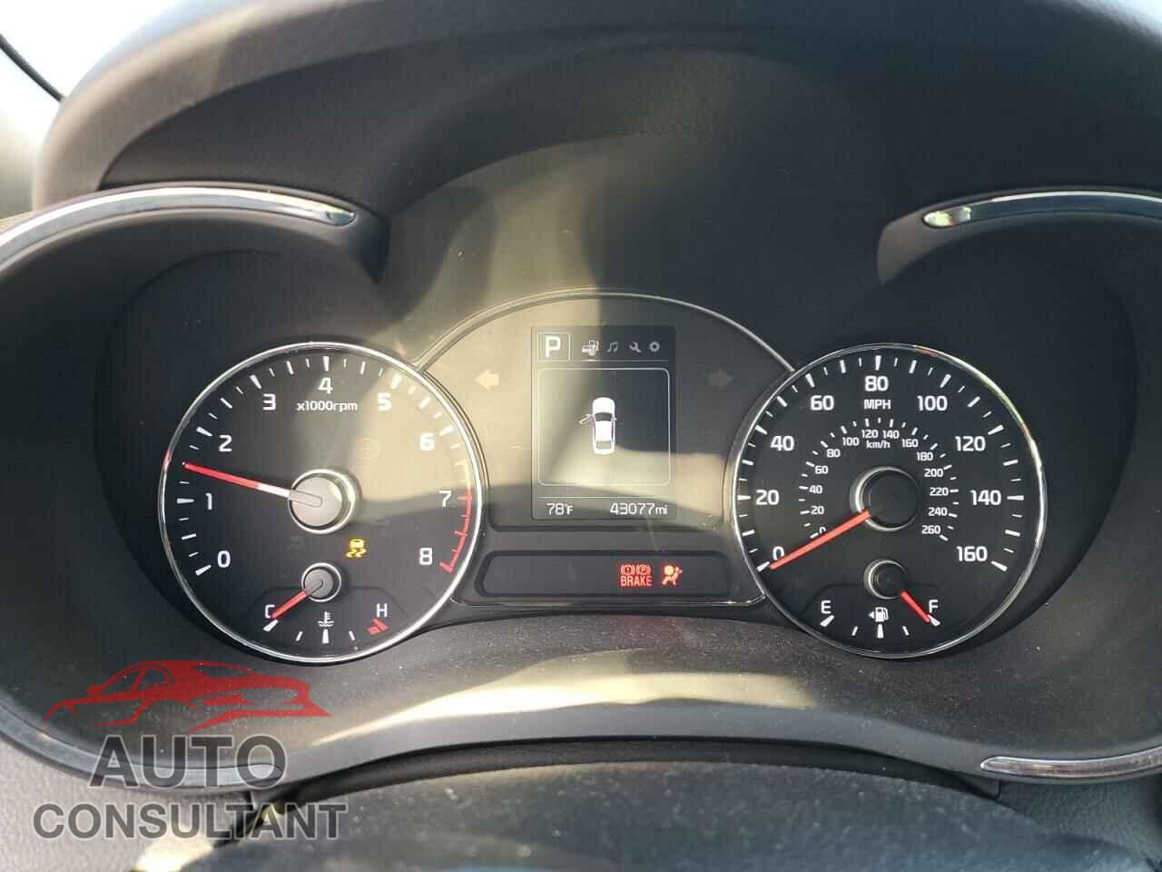 KIA FORTE 2017 - KNAFK5A84H5726171