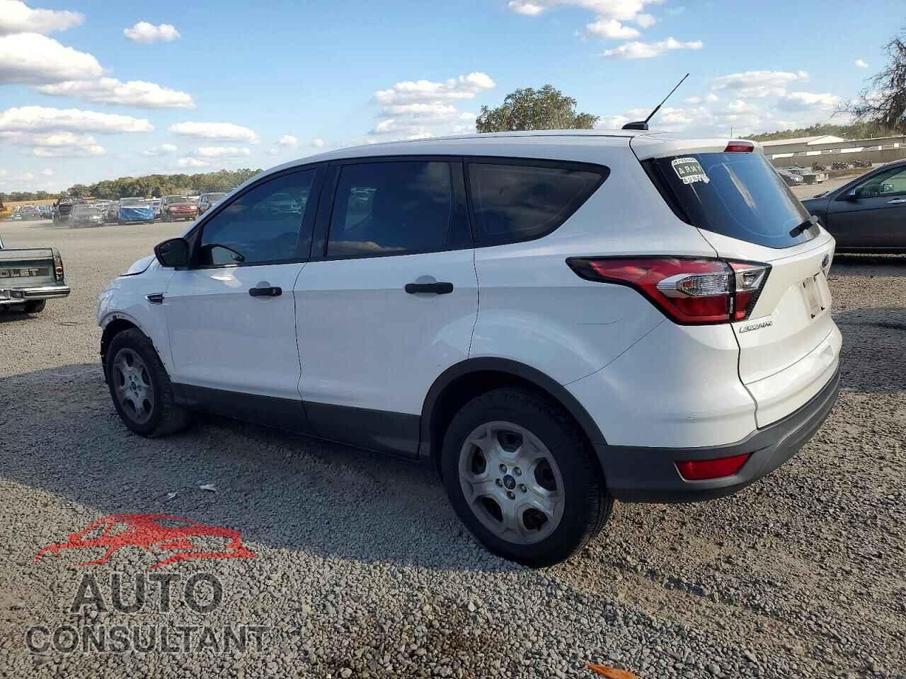 FORD ESCAPE 2017 - 1FMCU0F73HUD04865