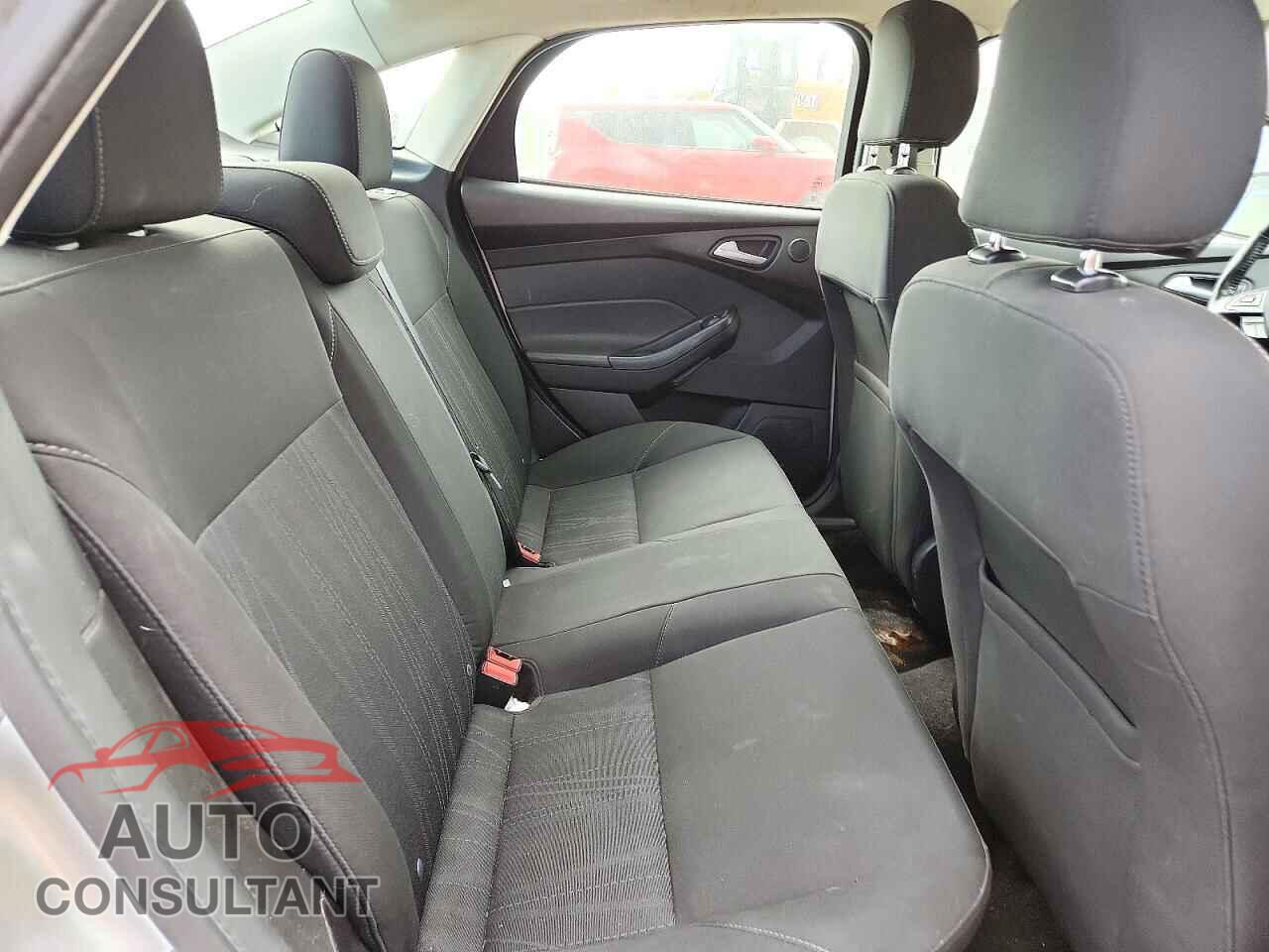 FORD FOCUS 2017 - 1FADP3H26HL284366