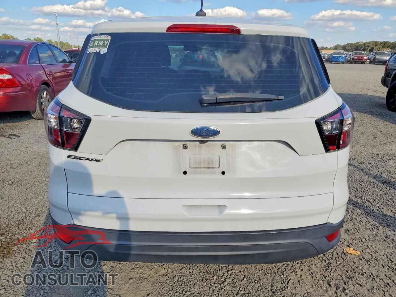 FORD ESCAPE 2017 - 1FMCU0F73HUD04865