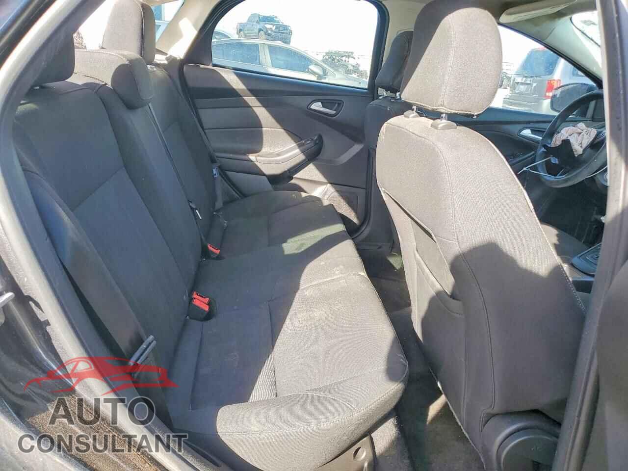 FORD FOCUS 2017 - 1FADP3F24HL223262