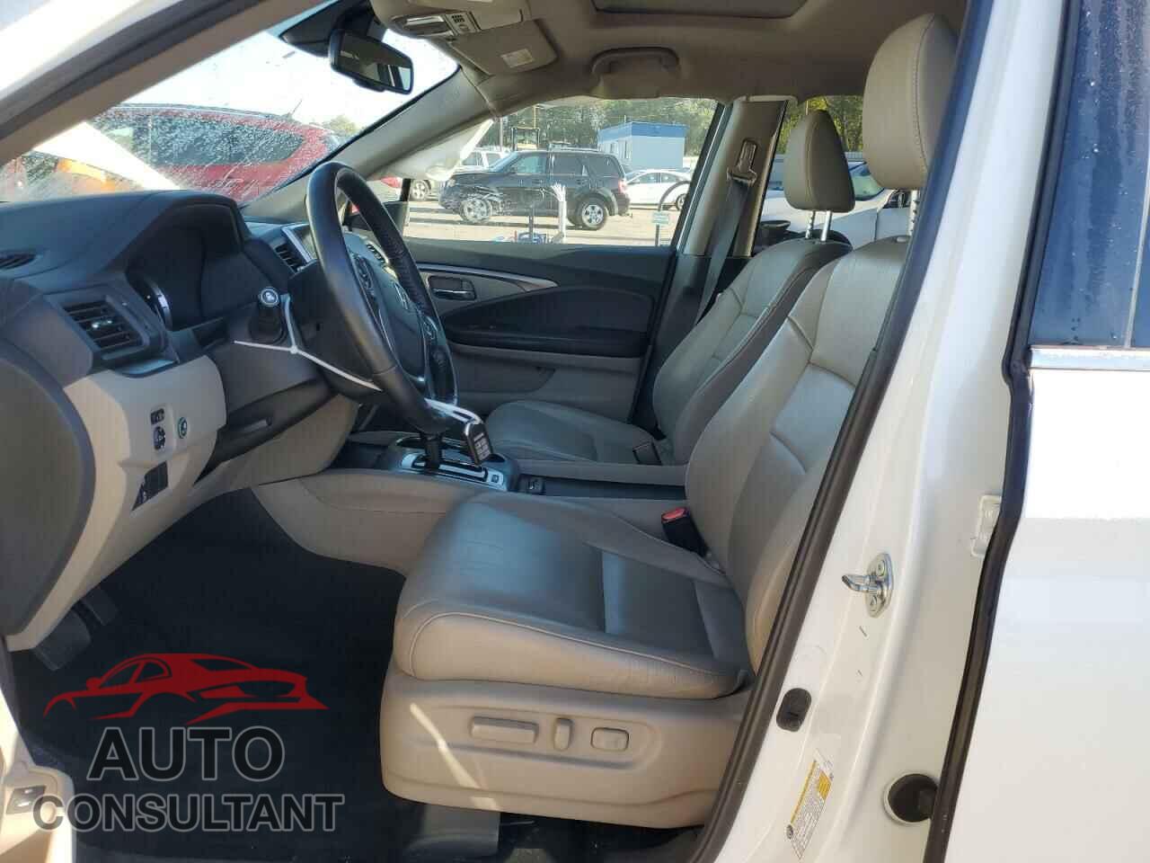 HONDA PILOT 2018 - 5FNYF6H6XJB032597