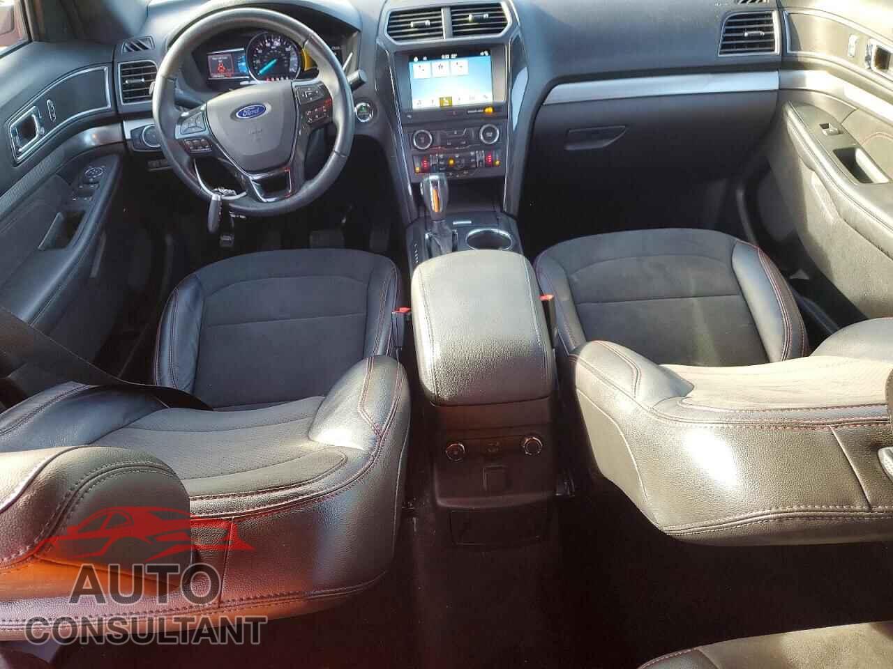 FORD EXPLORER 2018 - 1FM5K7D8XJGB74770