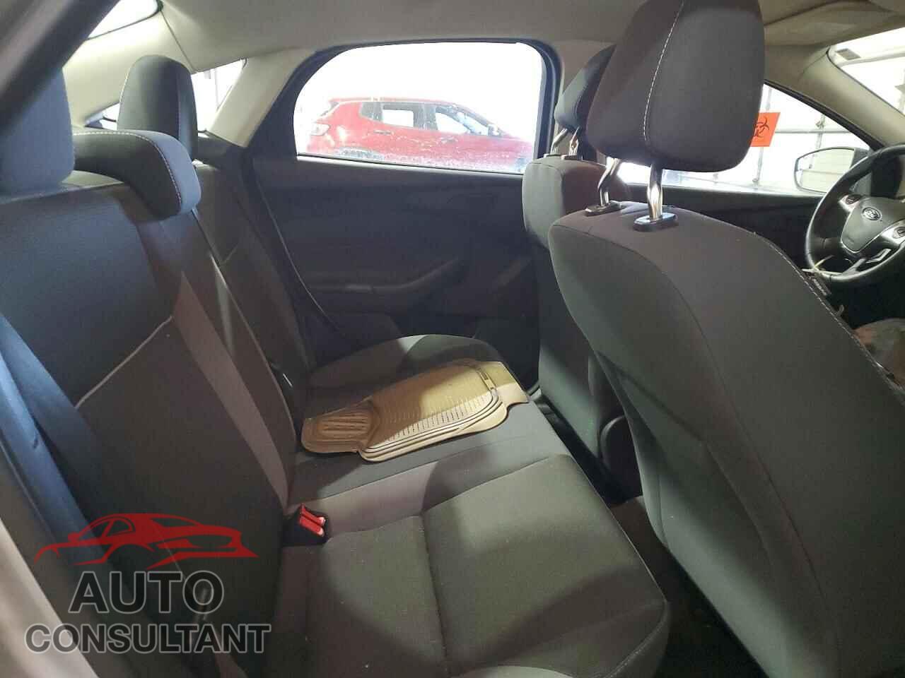 FORD FOCUS 2013 - 1FADP3E24DL218204