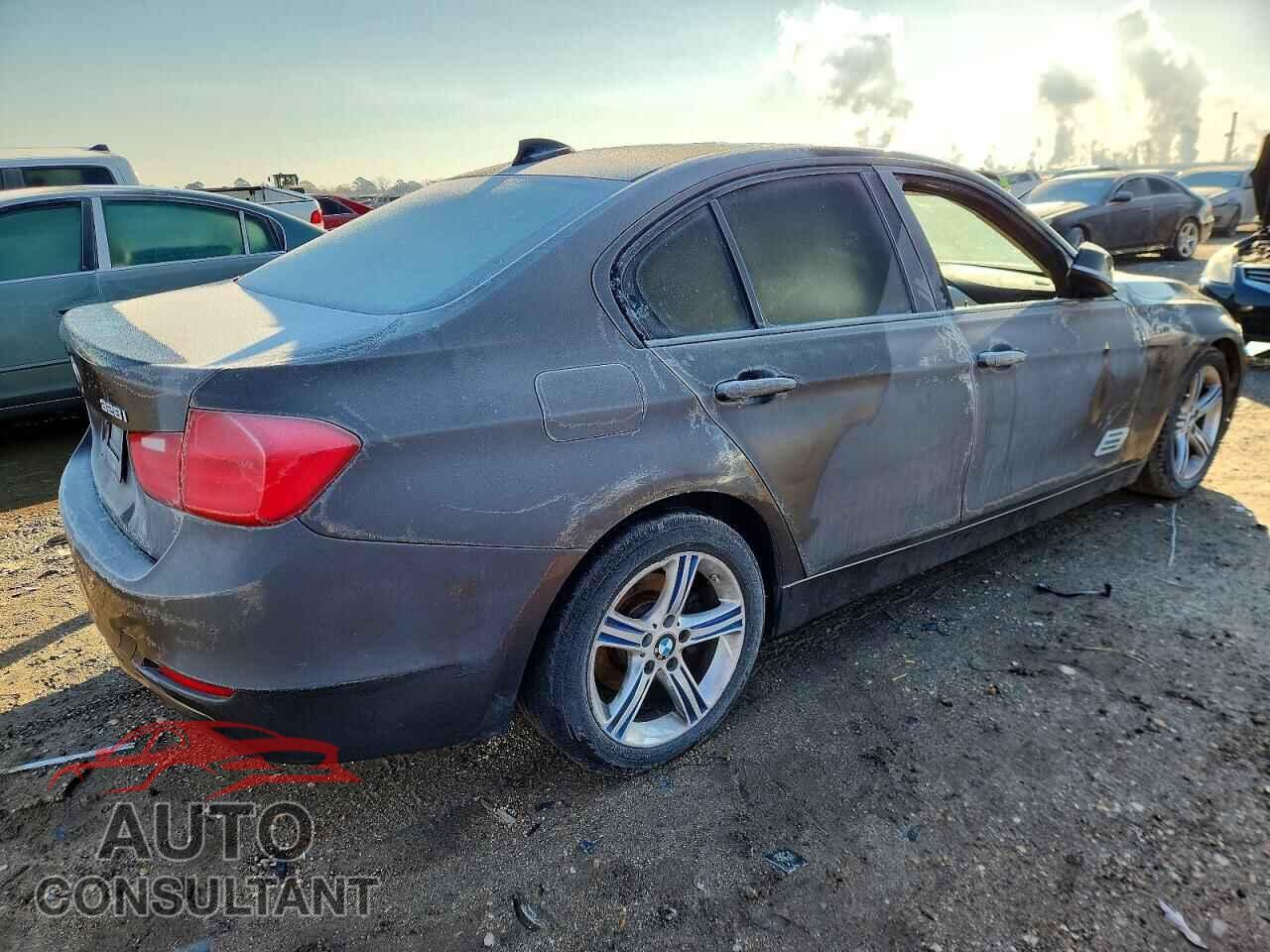 BMW 3 SERIES 2012 - WBA3A5C57CF257511