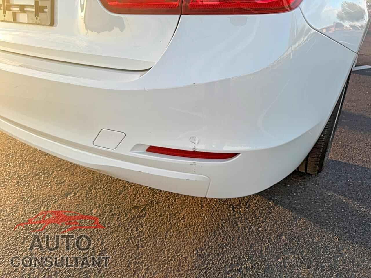 BMW 3 SERIES 2015 - WBA3A5C57FF608745
