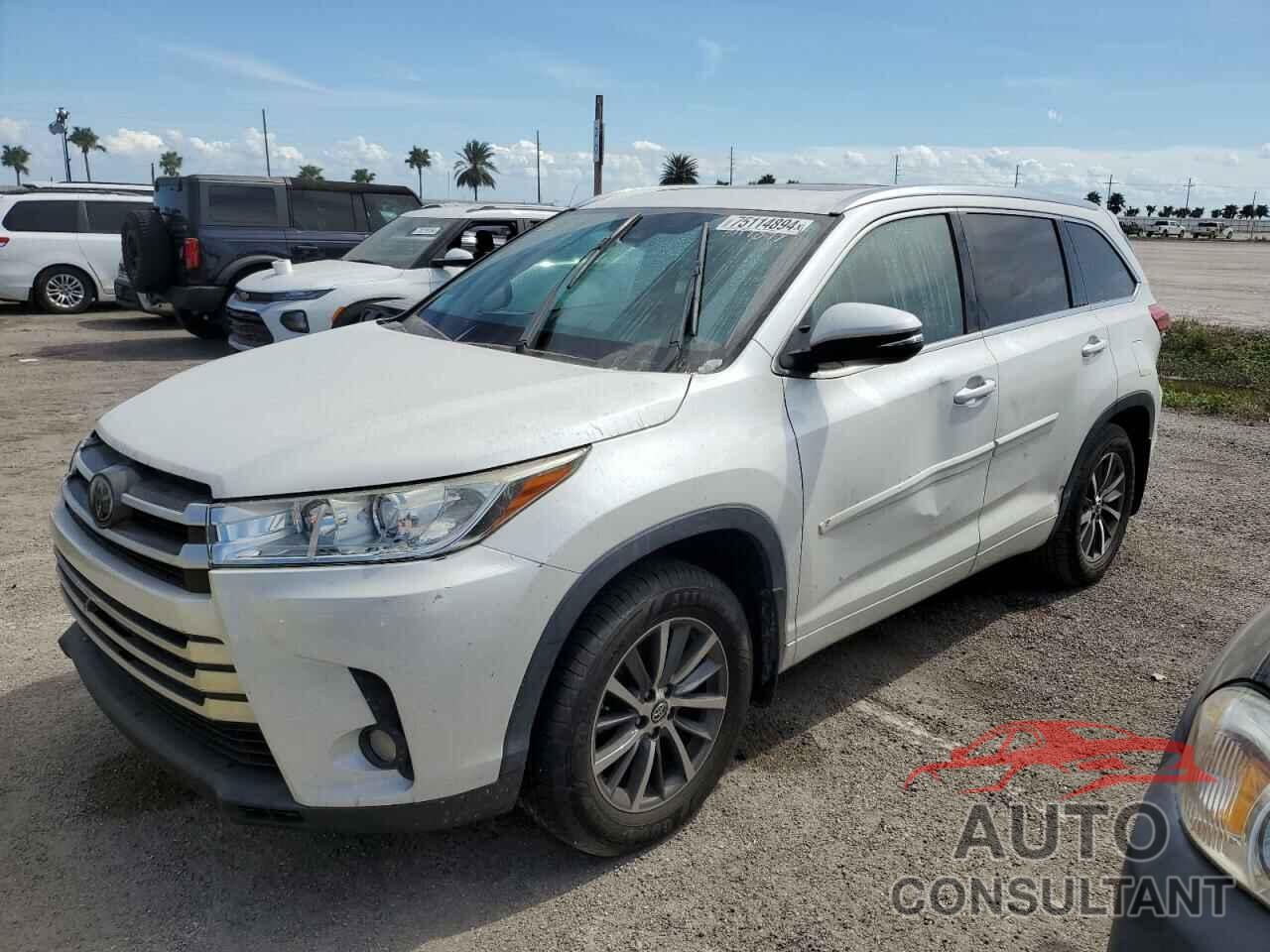 TOYOTA HIGHLANDER 2018 - 5TDJZRFH1JS890941