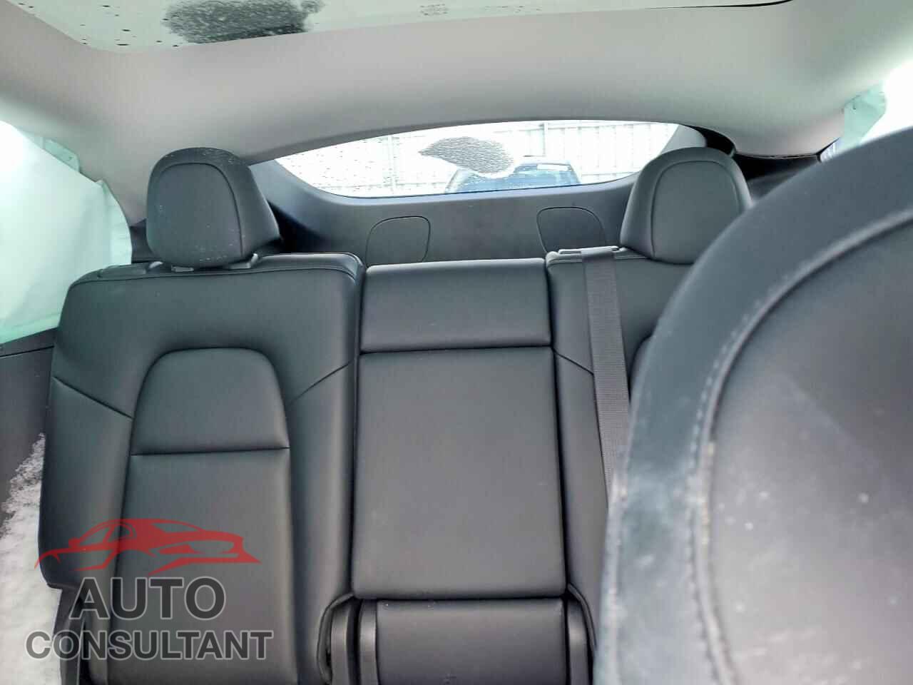 TESLA MODEL Y 2023 - LRWYGDFD1PC227087