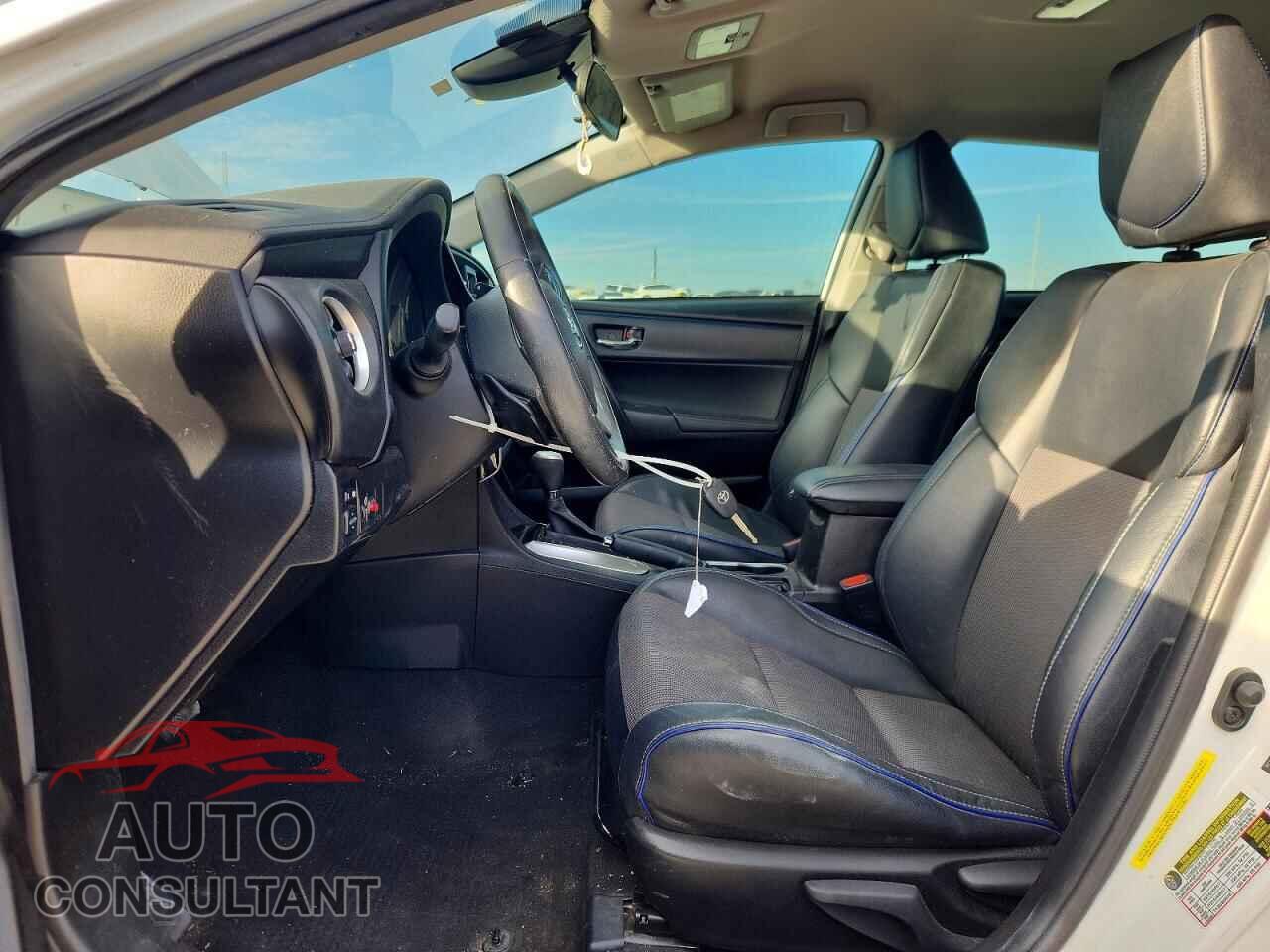 TOYOTA COROLLA 2017 - 5YFBURHE5HP683025
