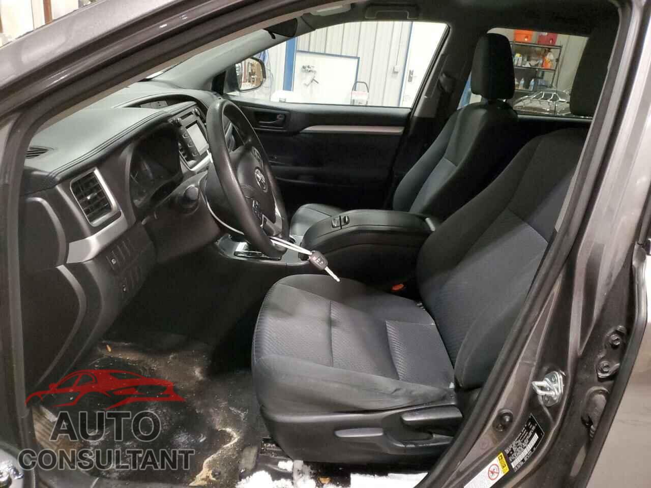 TOYOTA HIGHLANDER 2017 - 5TDBZRFH7HS401070