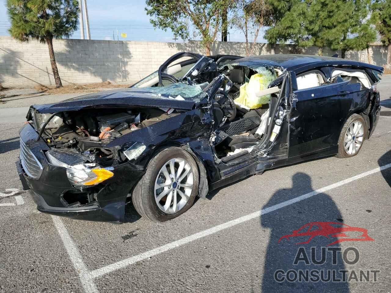 FORD FUSION 2019 - 3FA6P0LU2KR142833