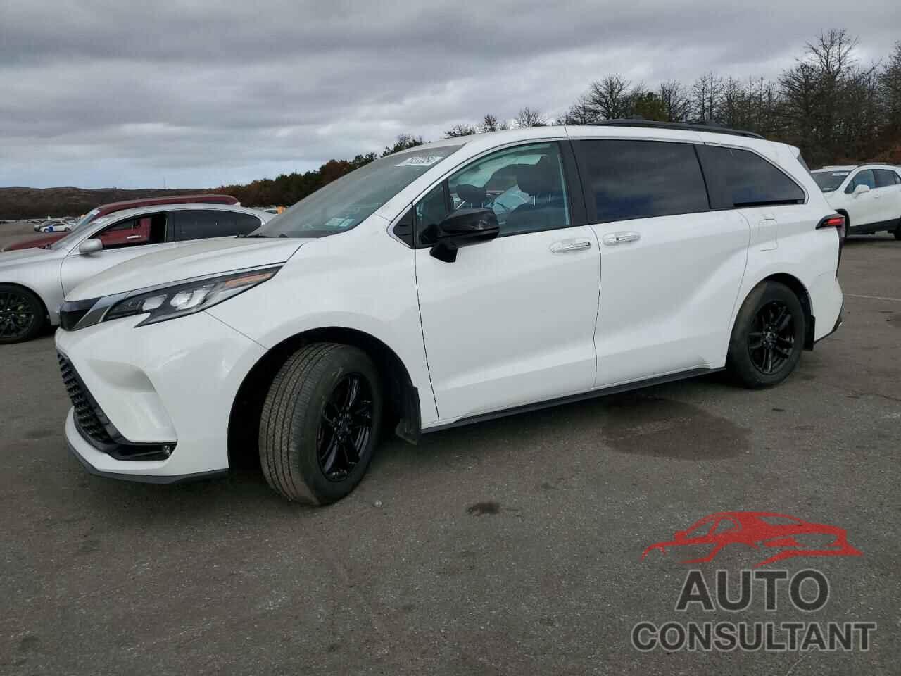 TOYOTA SIENNA 2022 - 5TDDSKFC7NS052495