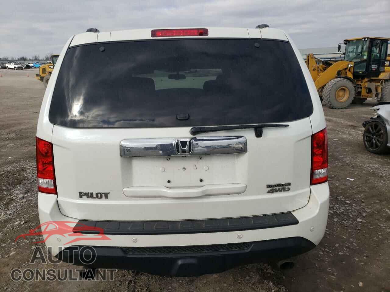 HONDA PILOT 2015 - 5FNYF4H92FB047455