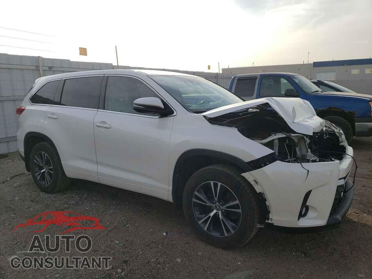TOYOTA HIGHLANDER 2018 - 5TDBZRFH0JS848149