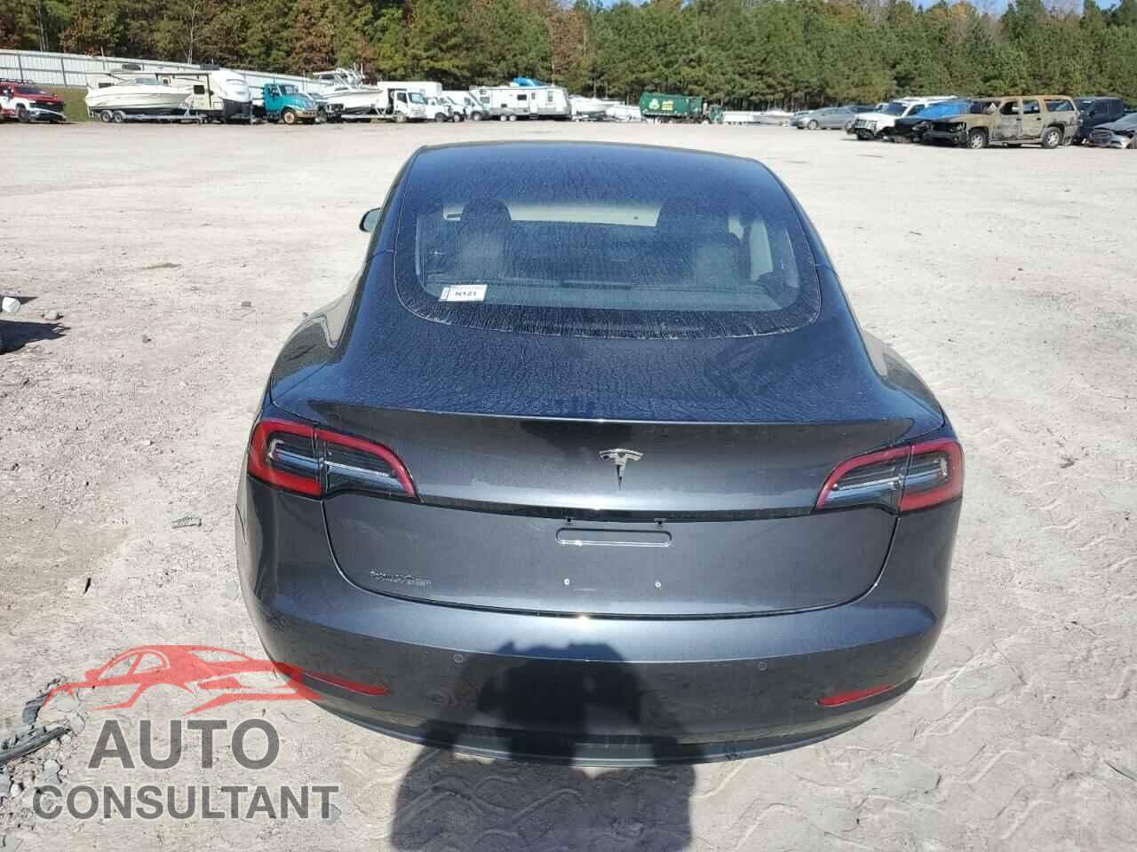 TESLA MODEL 3 2018 - 5YJ3E1EA9JF040943