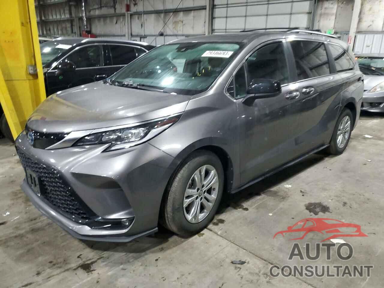 TOYOTA SIENNA 2022 - 5TDDSKFC5NS061079