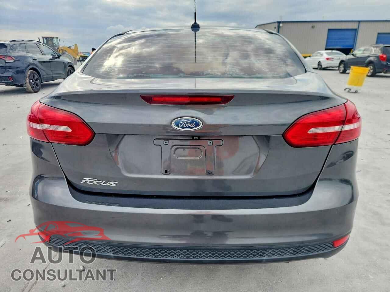 FORD FOCUS 2017 - 1FADP3E21HL324289