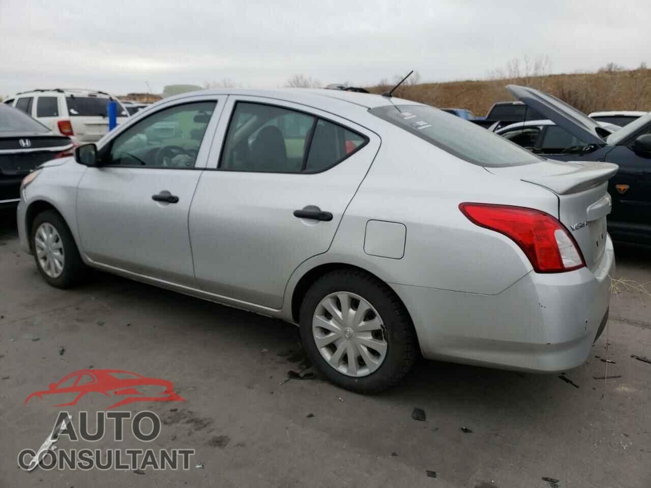 NISSAN VERSA 2017 - 3N1CN7AP4HL894332