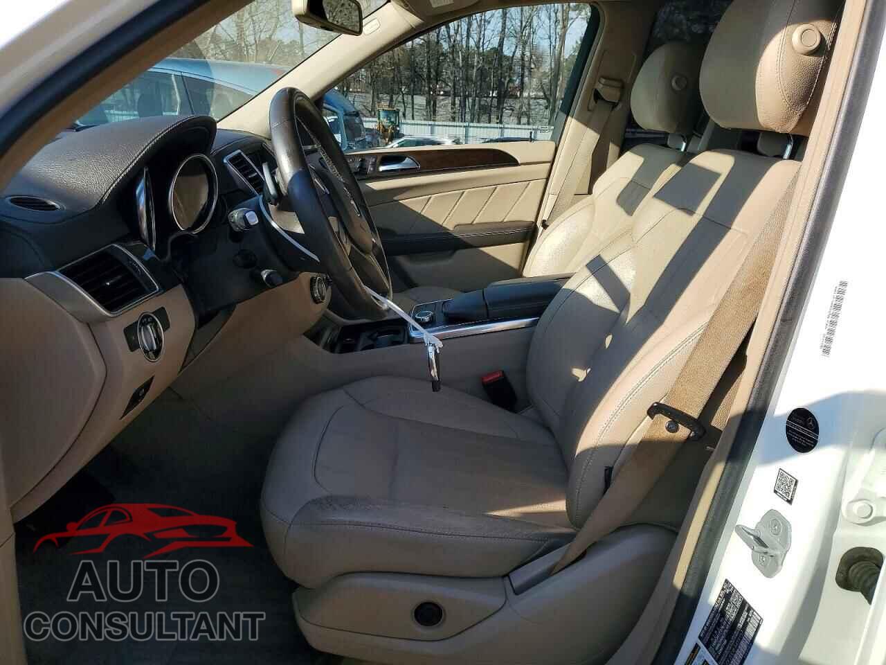 MERCEDES-BENZ GL 2015 - 4JGDF2EE4FA459157