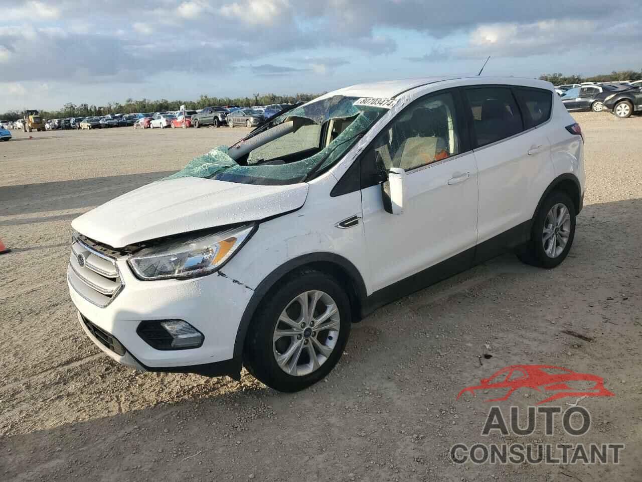 FORD ESCAPE 2017 - 1FMCU0GD8HUC31660