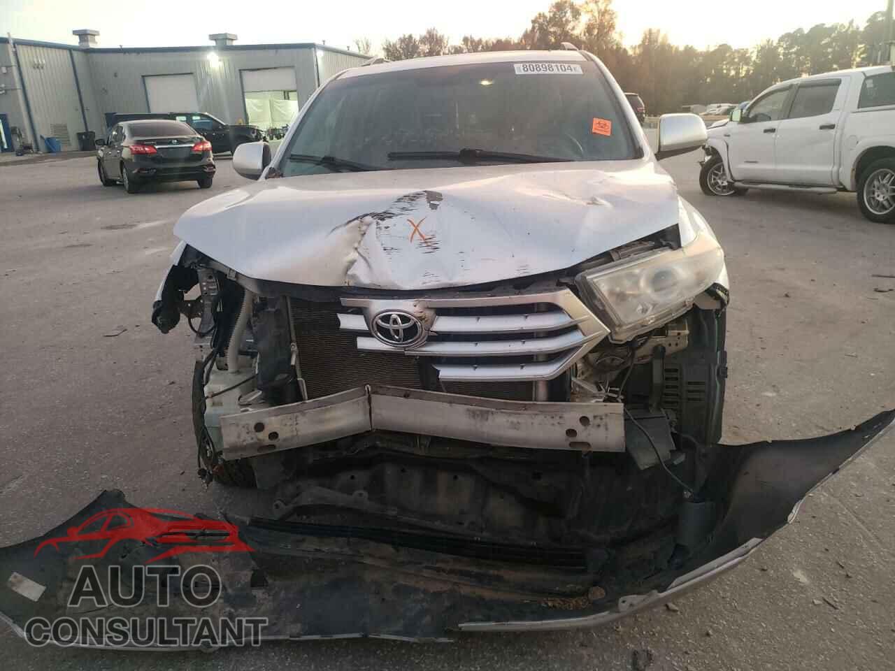 TOYOTA HIGHLANDER 2012 - 5TDBK3EH4CS138564